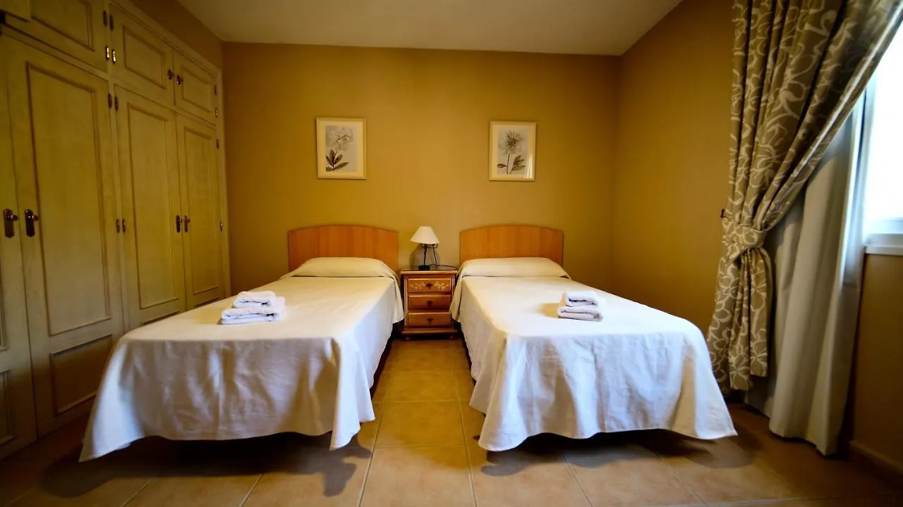 Marbella Beach Resort At Club Playa Real Апартаменты