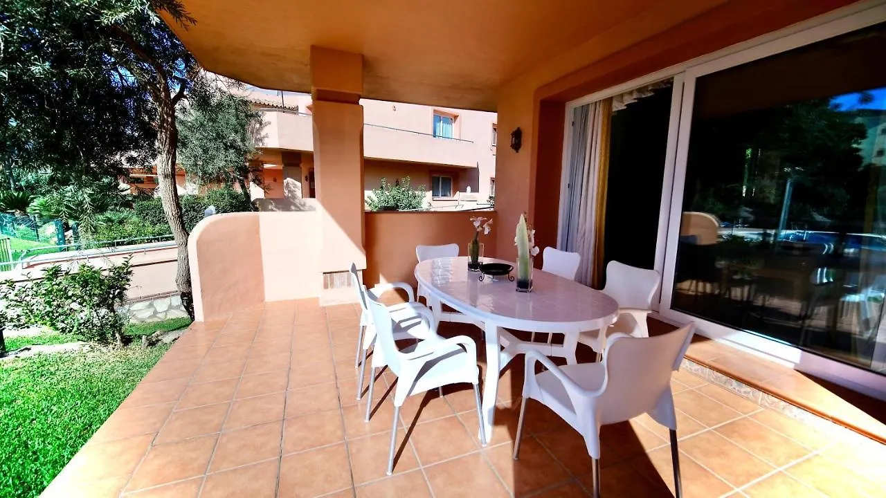Marbella Beach Resort At Club Playa Real Апартаменты