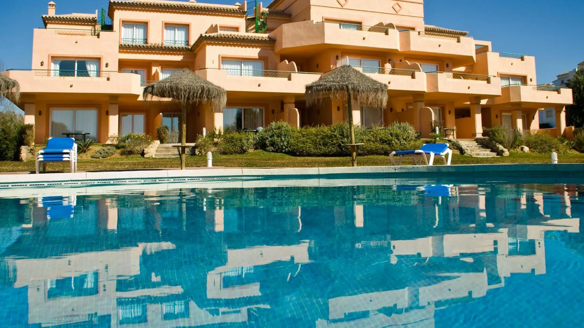 Апартаменты Marbella Beach Resort At Club Playa Real