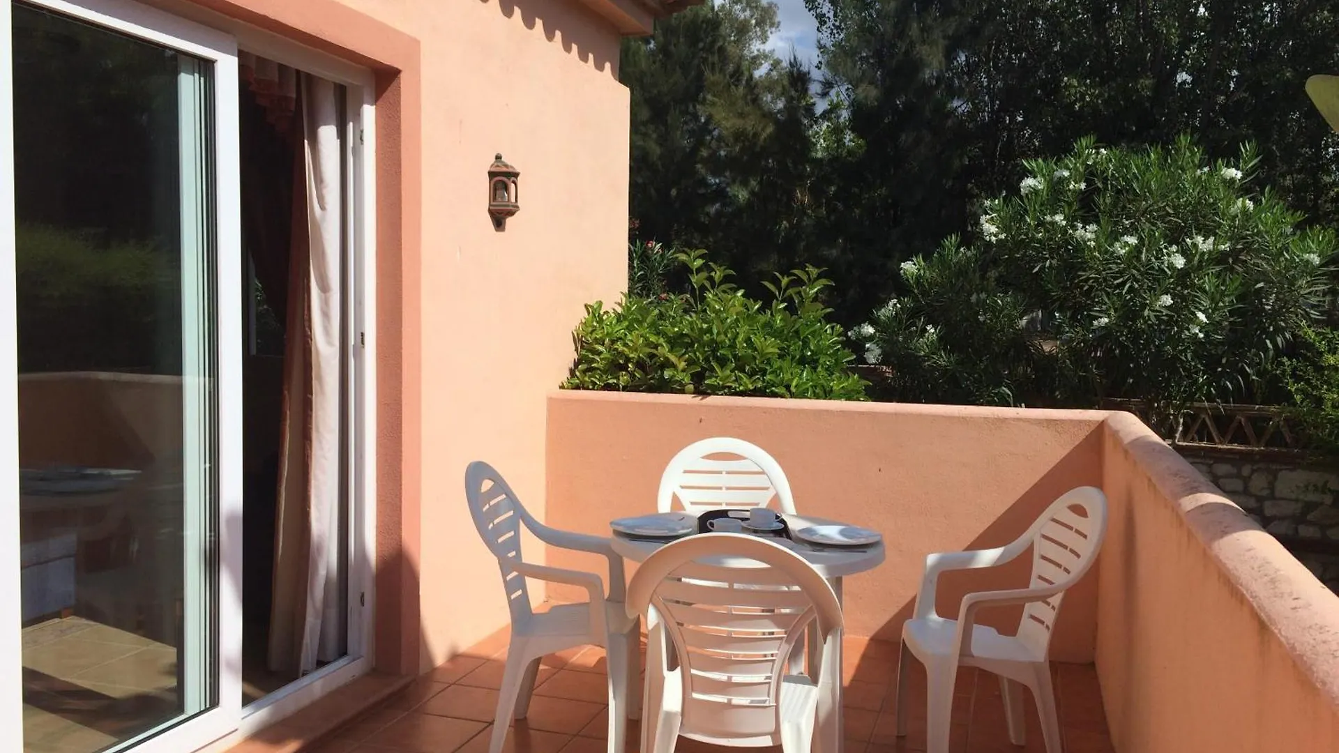 Marbella Beach Resort At Club Playa Real 0*,