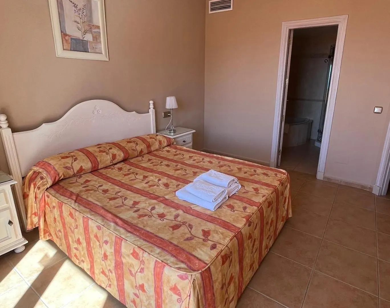 Marbella Beach Resort At Club Playa Real Апартаменты