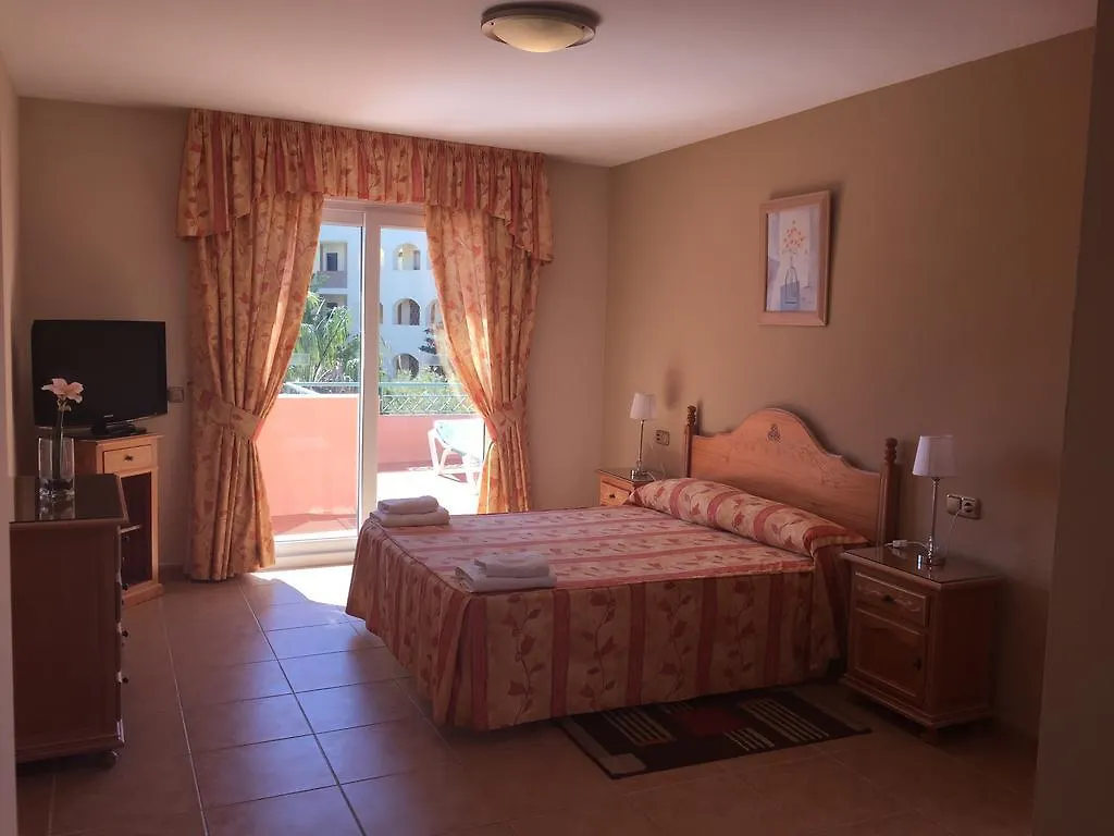 Апартаменты Marbella Beach Resort At Club Playa Real