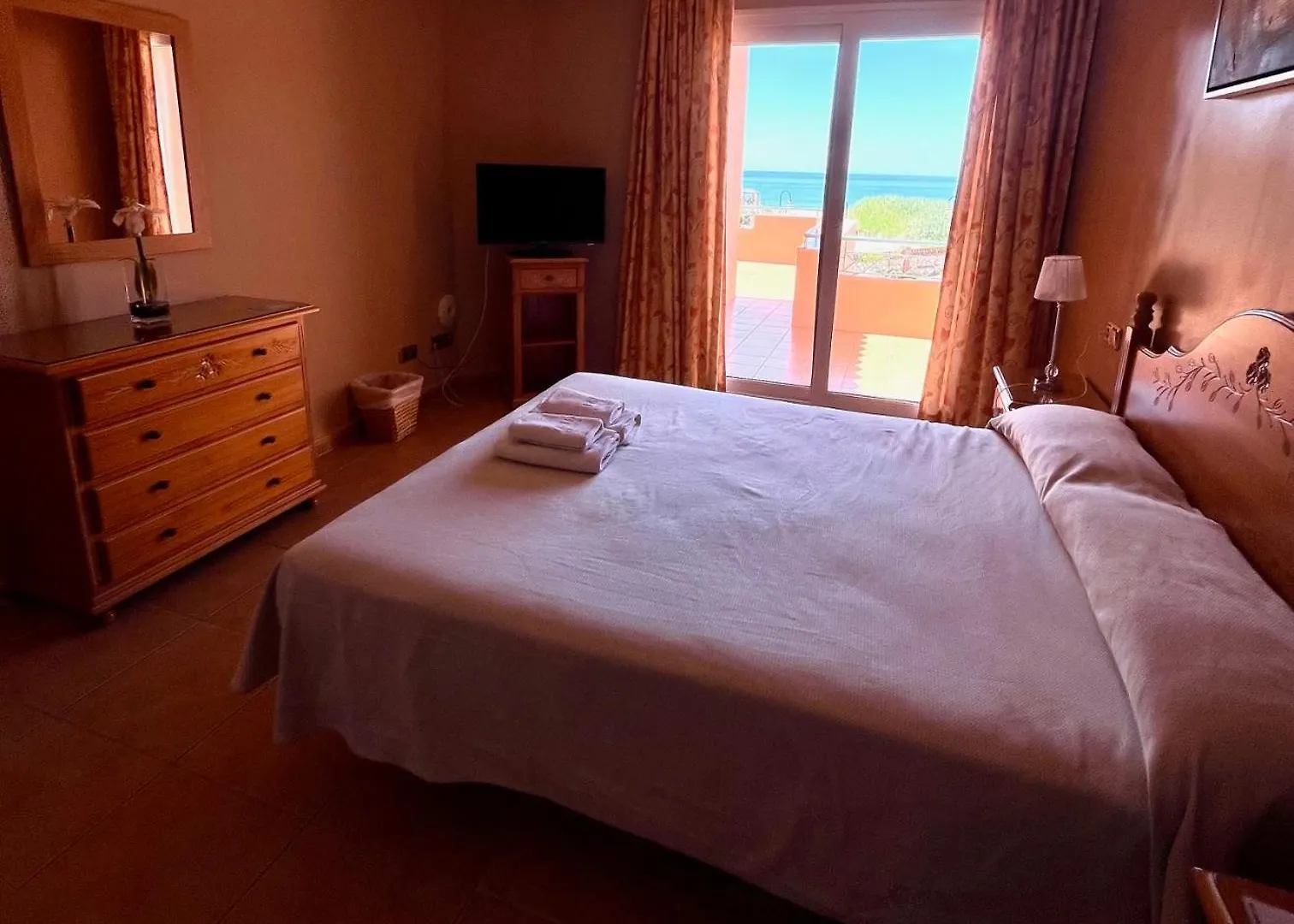 Marbella Beach Resort At Club Playa Real Apartment